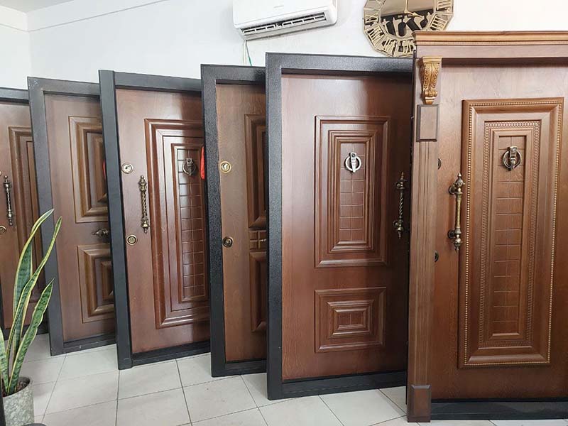 راهنمای جامع خرید درب ضد سرقت آپارتمان؛ از انتخاب تا نصب (آپدیت 1405)